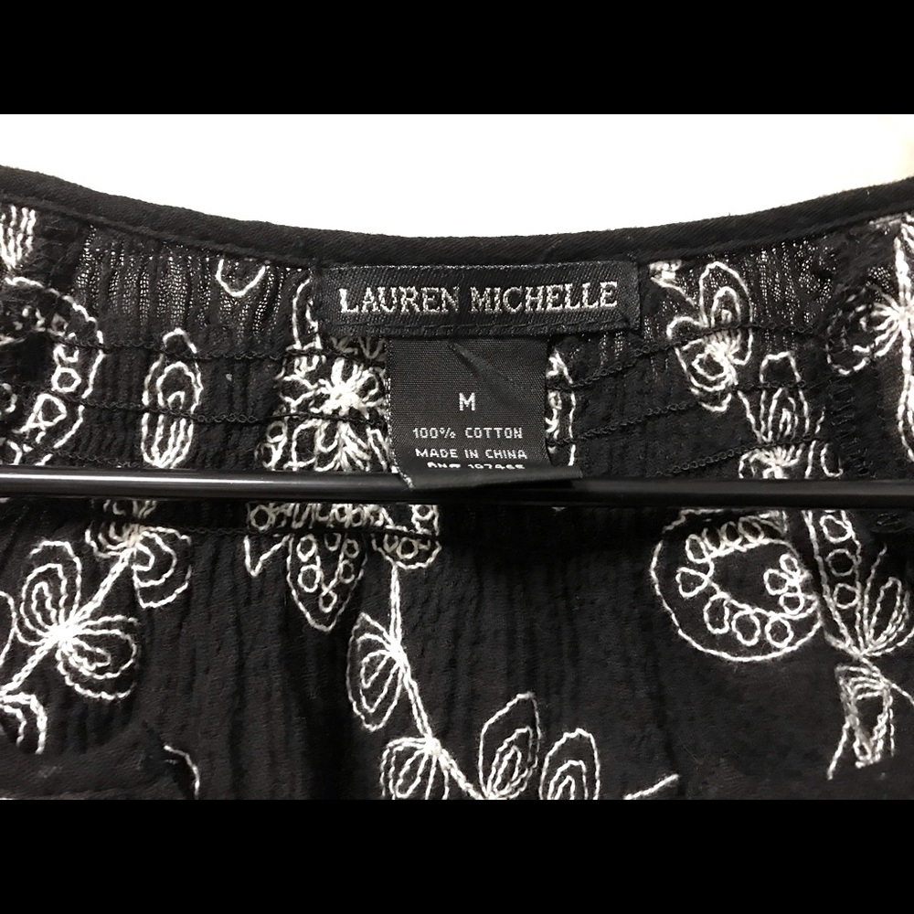 Beautiful Black & White Embroidered Floral Shirt! - Picture 8 of 8